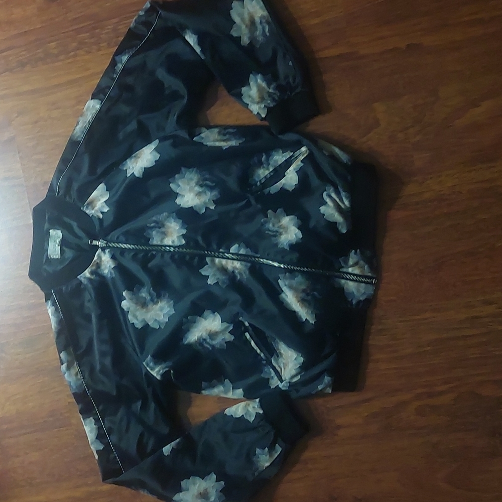 Floral jacket - Picture 2 of 6